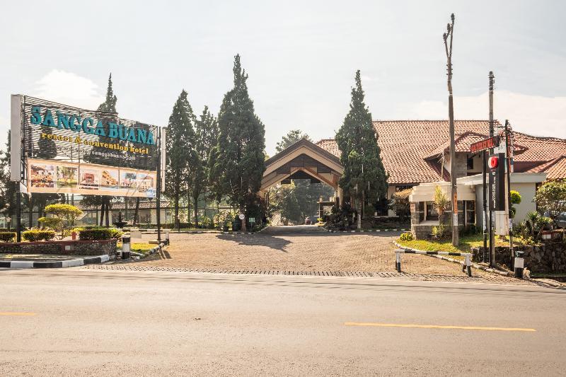 Capital O 1256 Sangga Buana Resort And Convention Hotel Чианджур Экстерьер фото