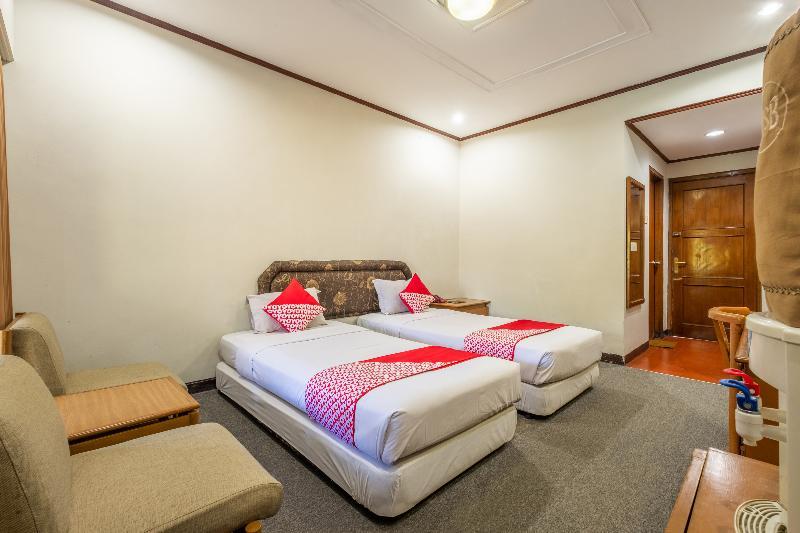 Capital O 1256 Sangga Buana Resort And Convention Hotel Чианджур Экстерьер фото